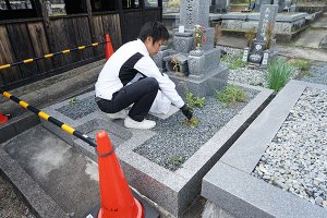 墓石洗浄1